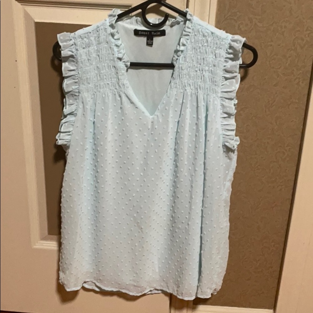 Super cute baby blue large top
